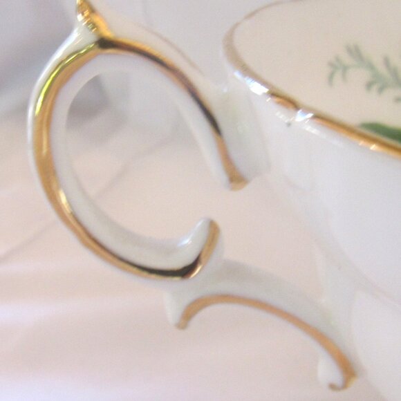 Hammersley Lily of the Valley Tea Cup and Saucer, Signed E. Tipping, Gilt I251 - Picture 7 of 9